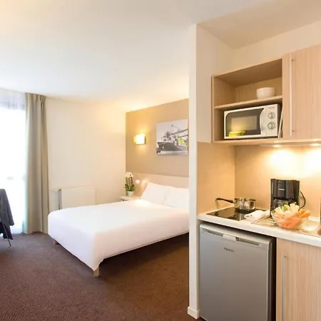 Adagio Access Les Docks 3*