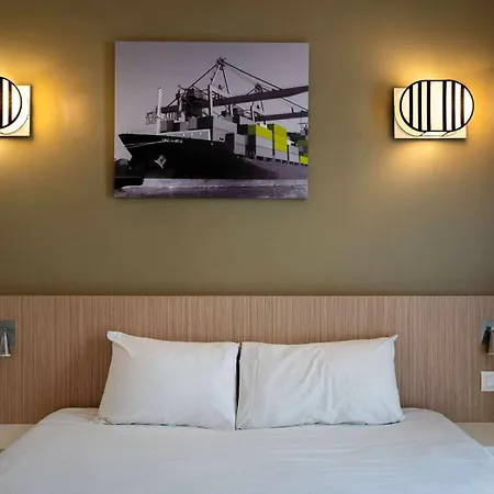 Adagio Access Les Docks Aparthotel