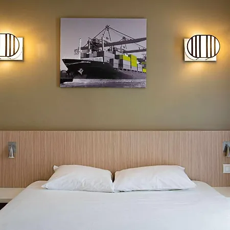 Aparthotel Adagio Access Les Docks 3*