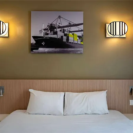 Adagio Access Les Docks Aparthotel