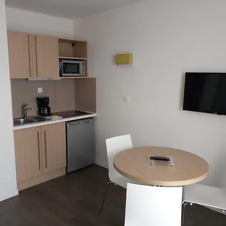 Adagio Access Les Docks Aparthotel Le Havre