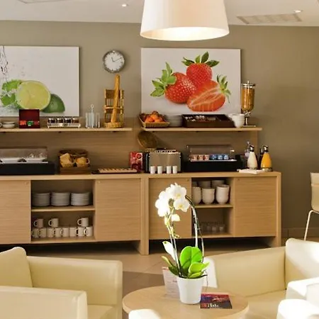 Adagio Access Les Docks Aparthotel 3*