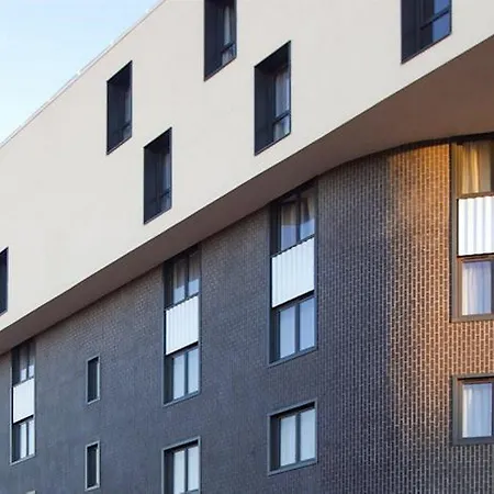 Adagio Access Les Docks 3*