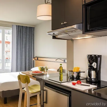 Adagio Access Les Docks Aparthotel 3*