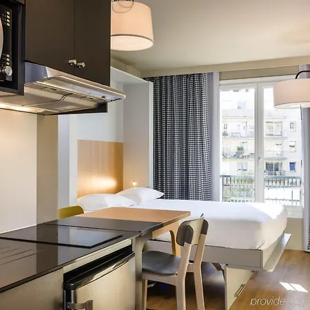 Adagio Access Les Docks Apartahotel 3*