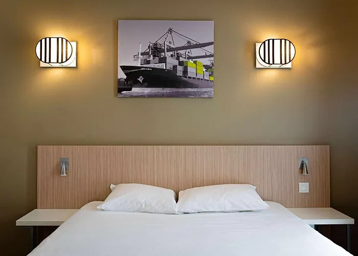 Aparthotel Adagio Access Les Docks 3*