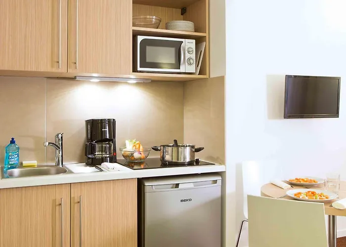 Aparthotel Adagio Access Les Docks 3*