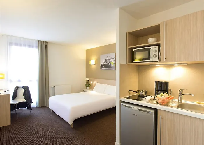 Aparthotel Adagio Access Les Docks 3*
