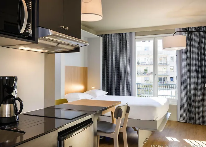 Adagio Access Les Docks Aparthotel 3*